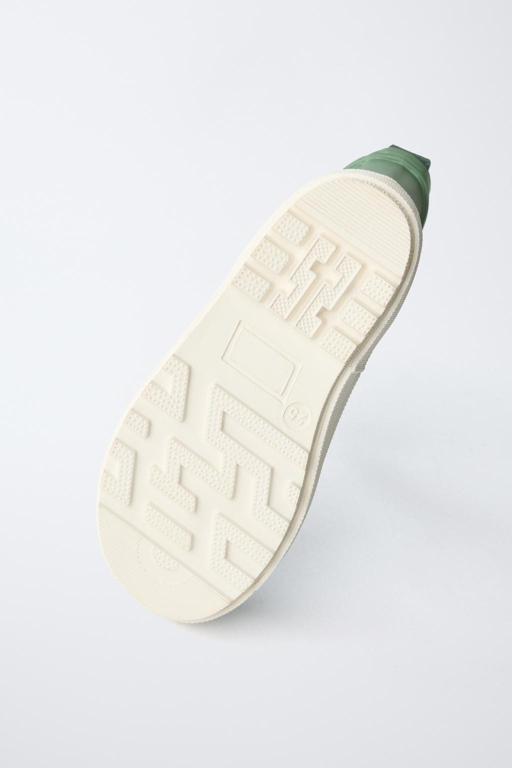 БОТИНКИ С ЭЛАСТИЧНЫМИ ВСТАВКАМИ