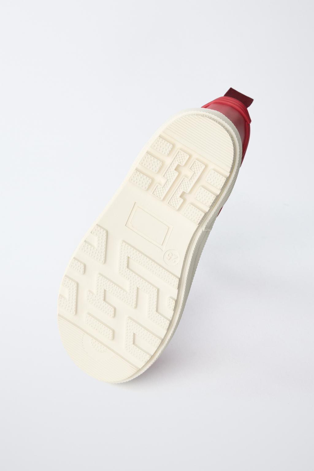 БОТИНКИ С ЭЛАСТИЧНЫМИ ДЕТАЛЯМИ