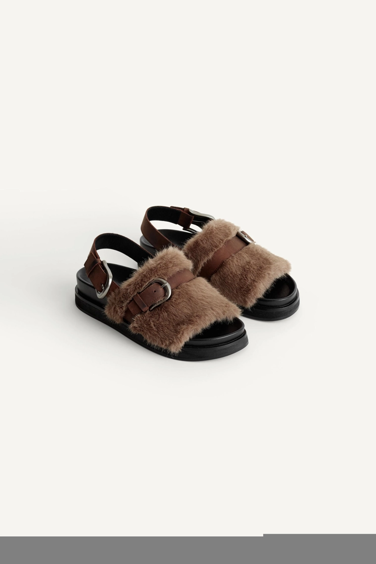 Сандалии с искусственным мехом