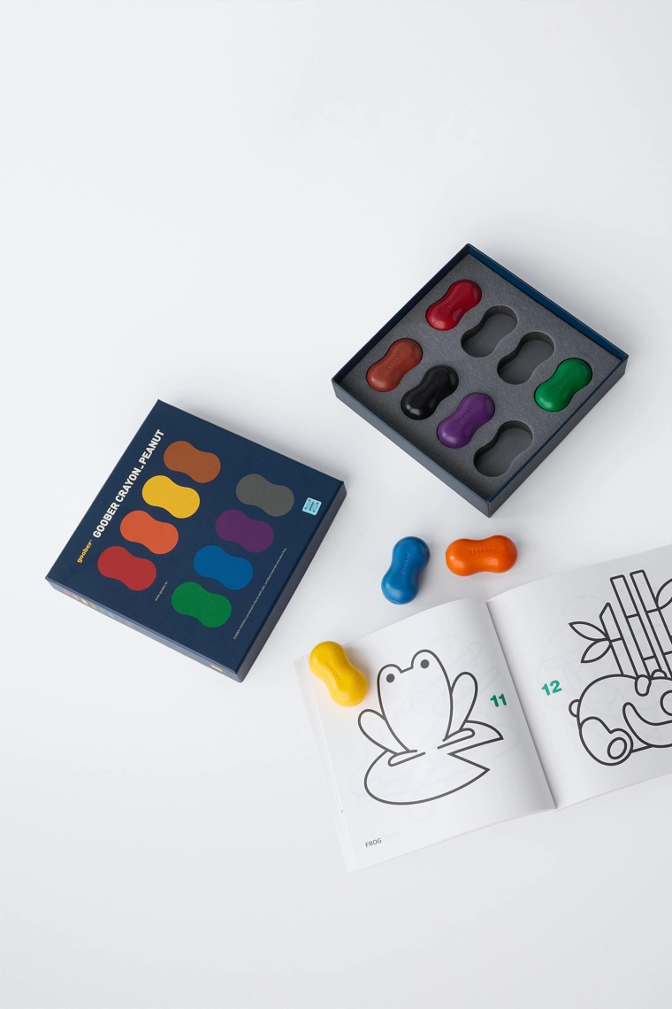 НАБОР ИЗ ВОСЬМИ ВОСКОВЫХ МЕЛКОВ GOOBER ® PEANUT И КНИГИ ДЛЯ РИСОВАНИЯ