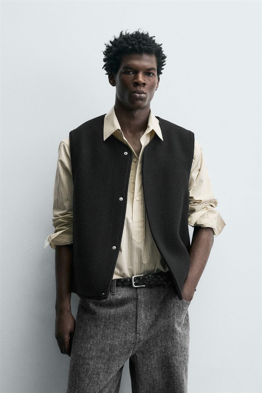 ЖИЛЕТ ИЗ РЕЛЬЕФНОЙ ТКАНИ БУКЛЕ С ШЕРСТЬЮ