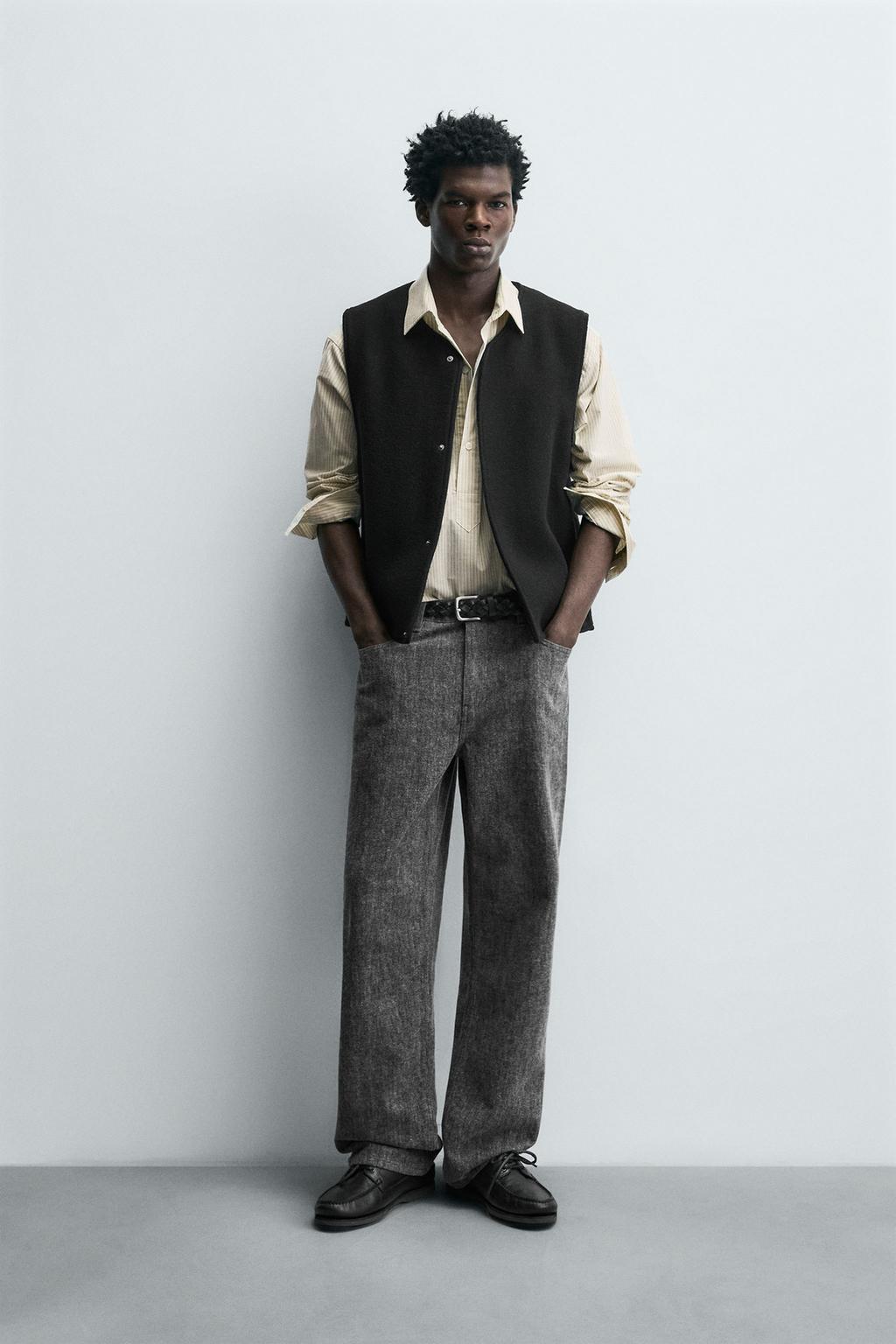 ЖИЛЕТ ИЗ РЕЛЬЕФНОЙ ТКАНИ БУКЛЕ С ШЕРСТЬЮ