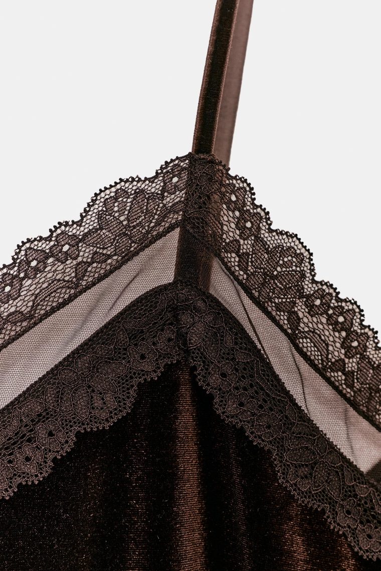 БАРХАТНЫЙ ТОП В БЕЛЬЕВОМ СТИЛЕ С КРУЖЕВОМ