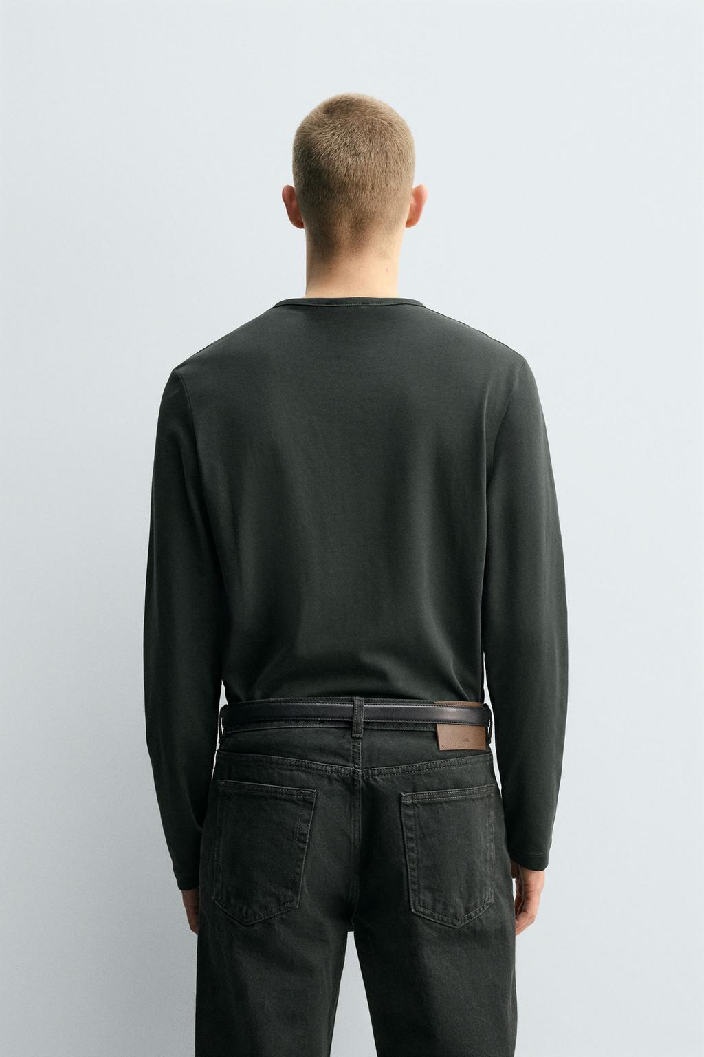 ФУТБОЛКА RELAXED FIT С ВОРОТНИКОМ НА ПУГОВИЦАХ