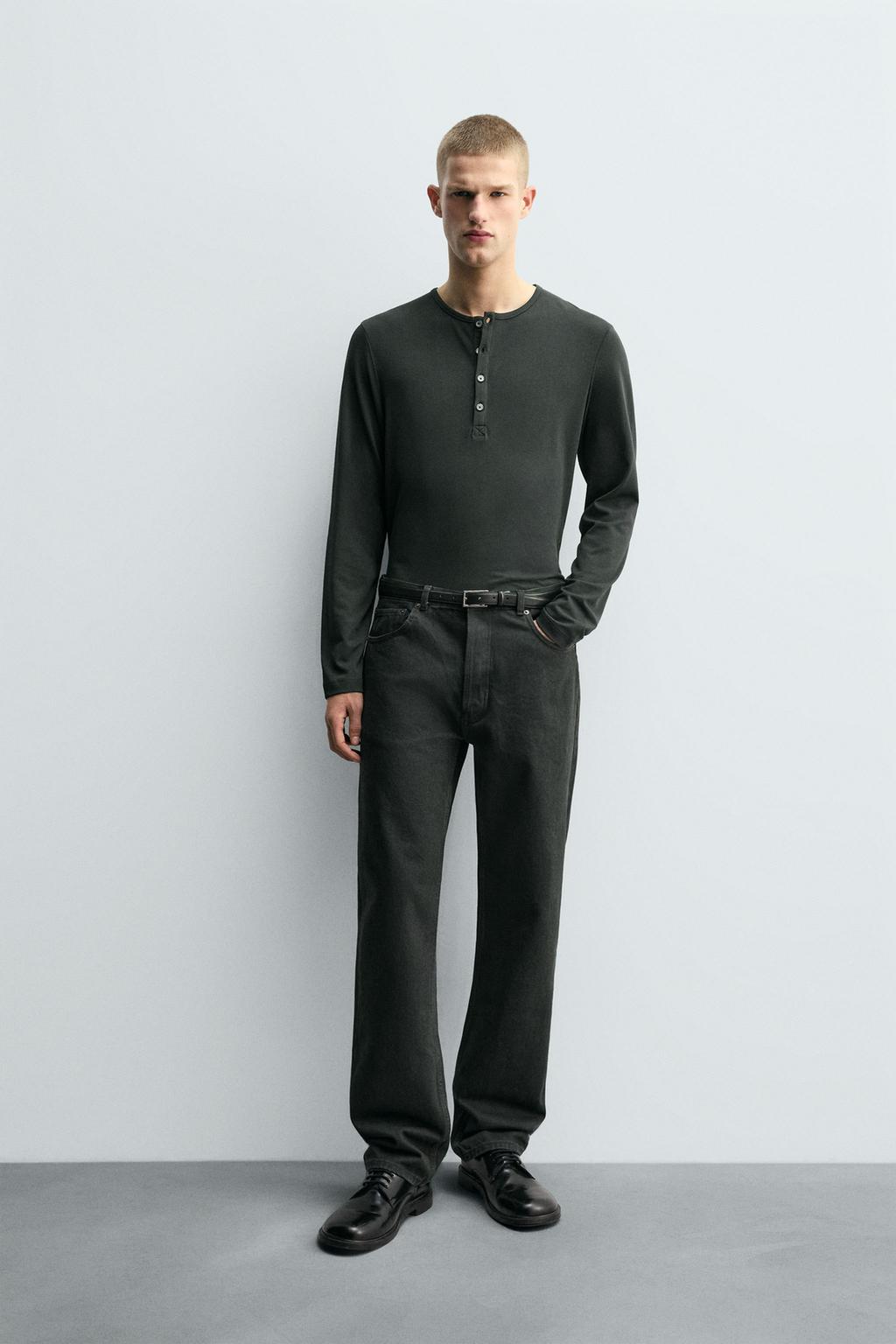 ФУТБОЛКА RELAXED FIT С ВОРОТНИКОМ НА ПУГОВИЦАХ