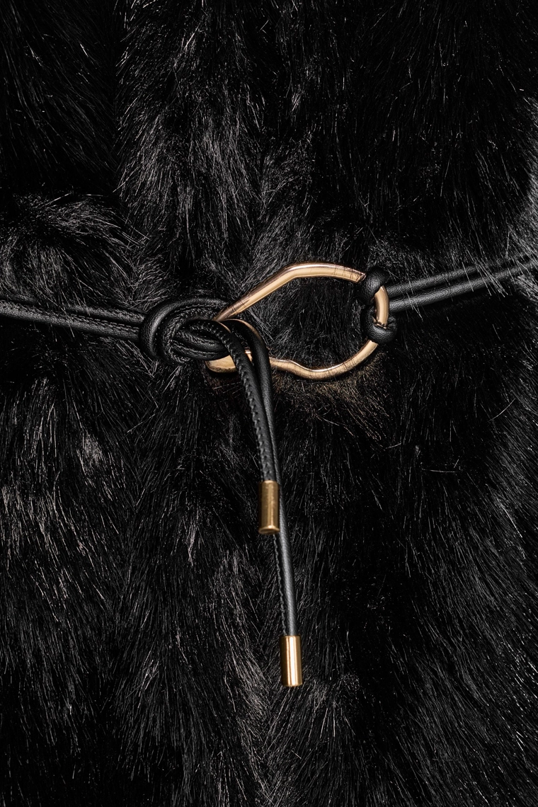 ПАЛЬТО ИЗ ИСКУССТВЕННОГО МЕХА С ПОЯСОМ