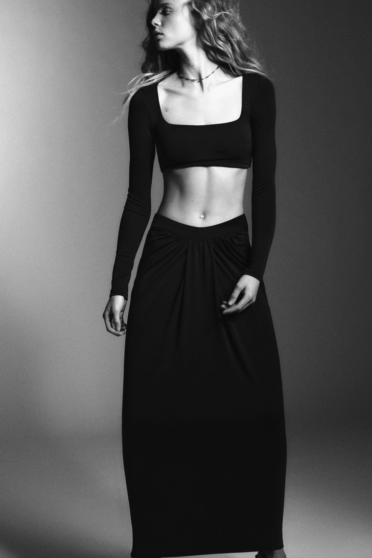 ДЛИННАЯ ЮБКА ИЗ КРЕПА СО СБОРКАМИ