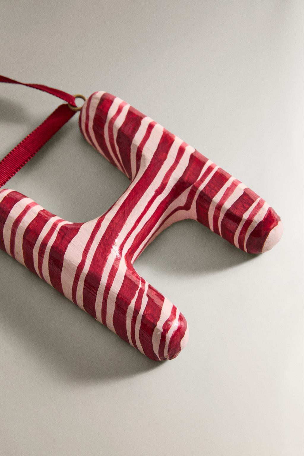 Рождественский украшение - буква н