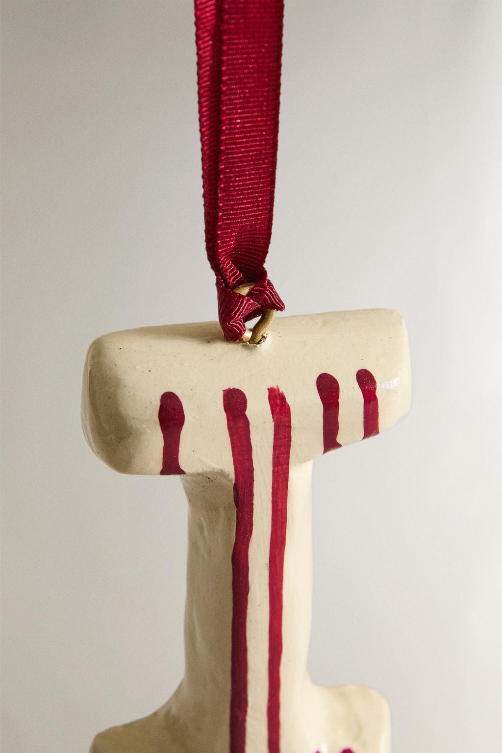 Рождественское украшение для елки буква i