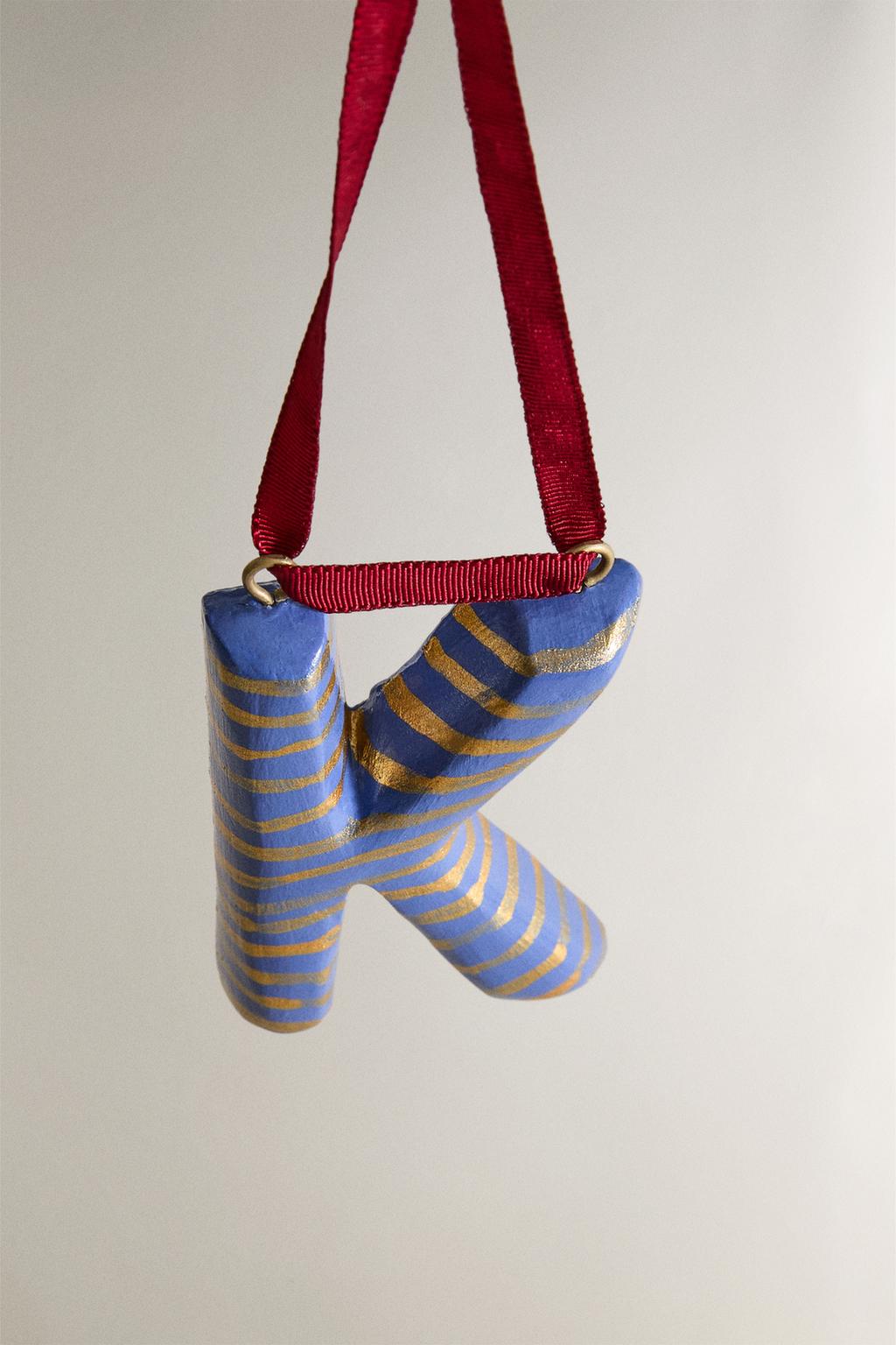 Рождественская игрушка для ёлки буква к