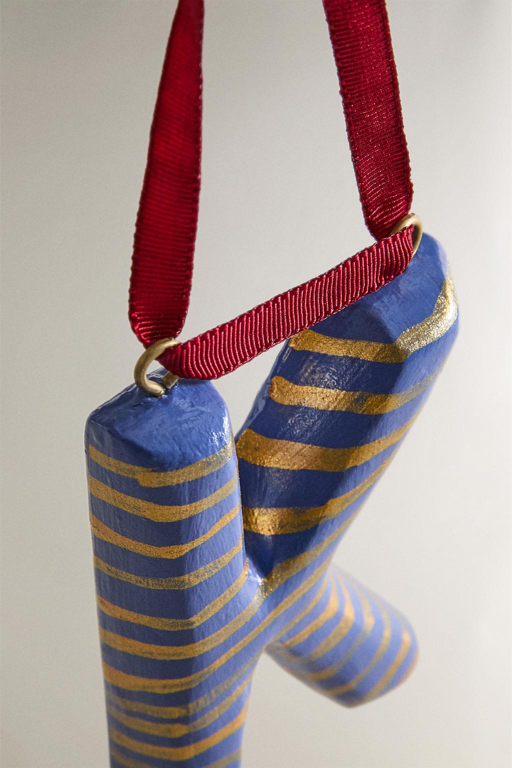 Рождественская игрушка для ёлки буква к