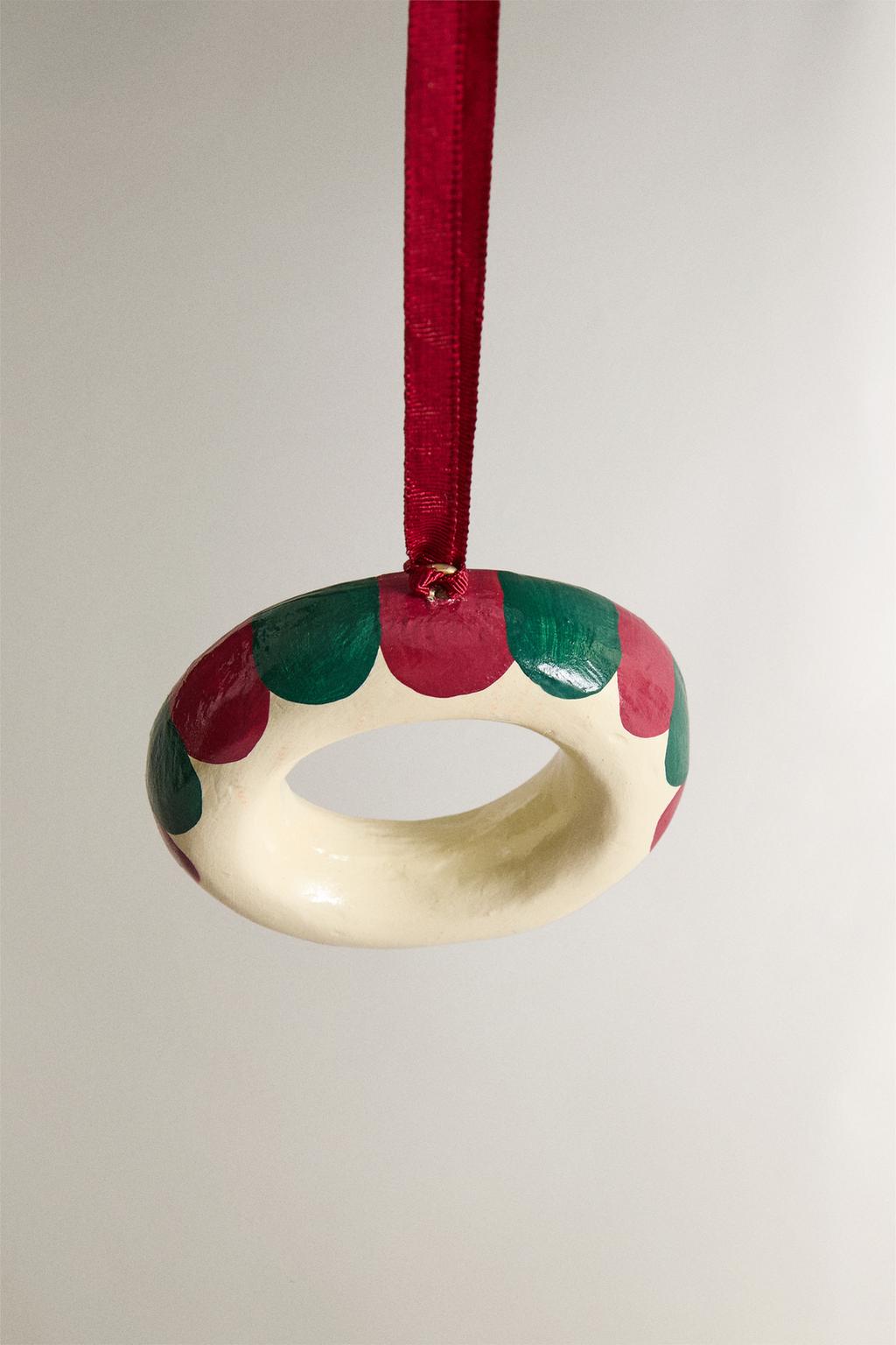 Украшение для новогодней елки bуква о