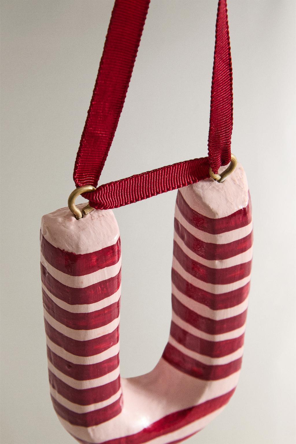 Рождественское украшение елочное в виде буквы u