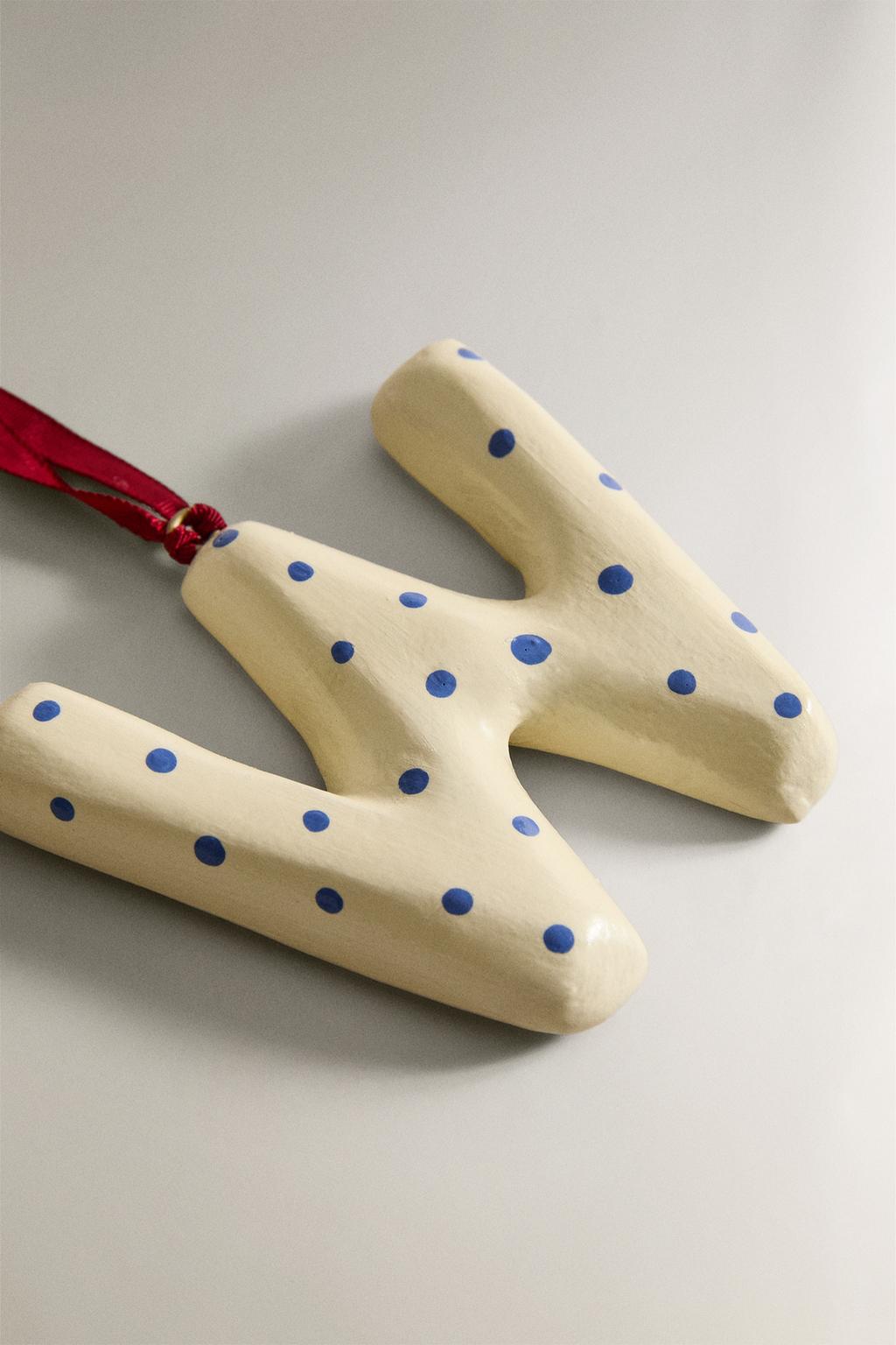 Украшение для ёлки буква w