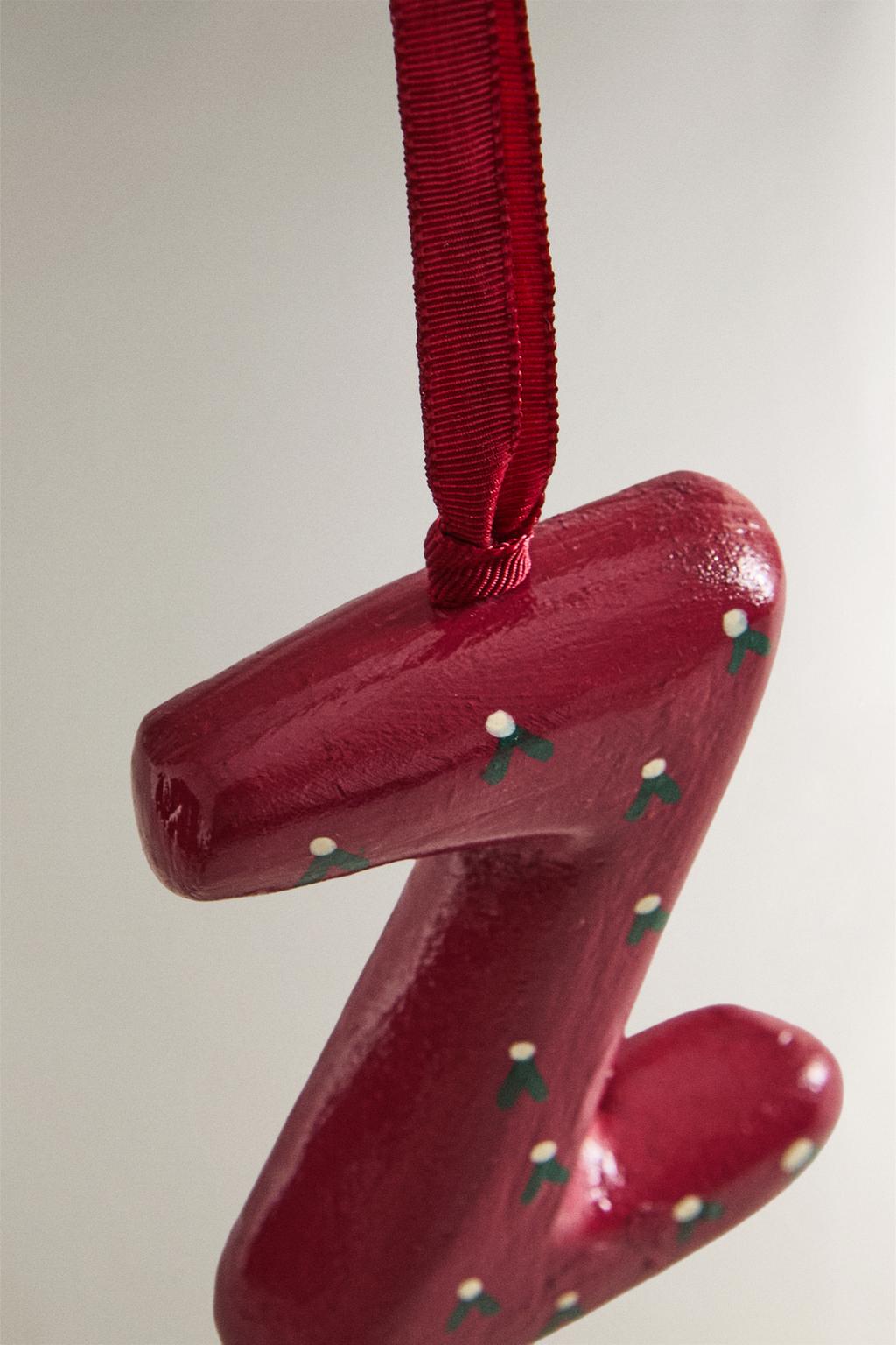 Рождественское украшение елки буква z