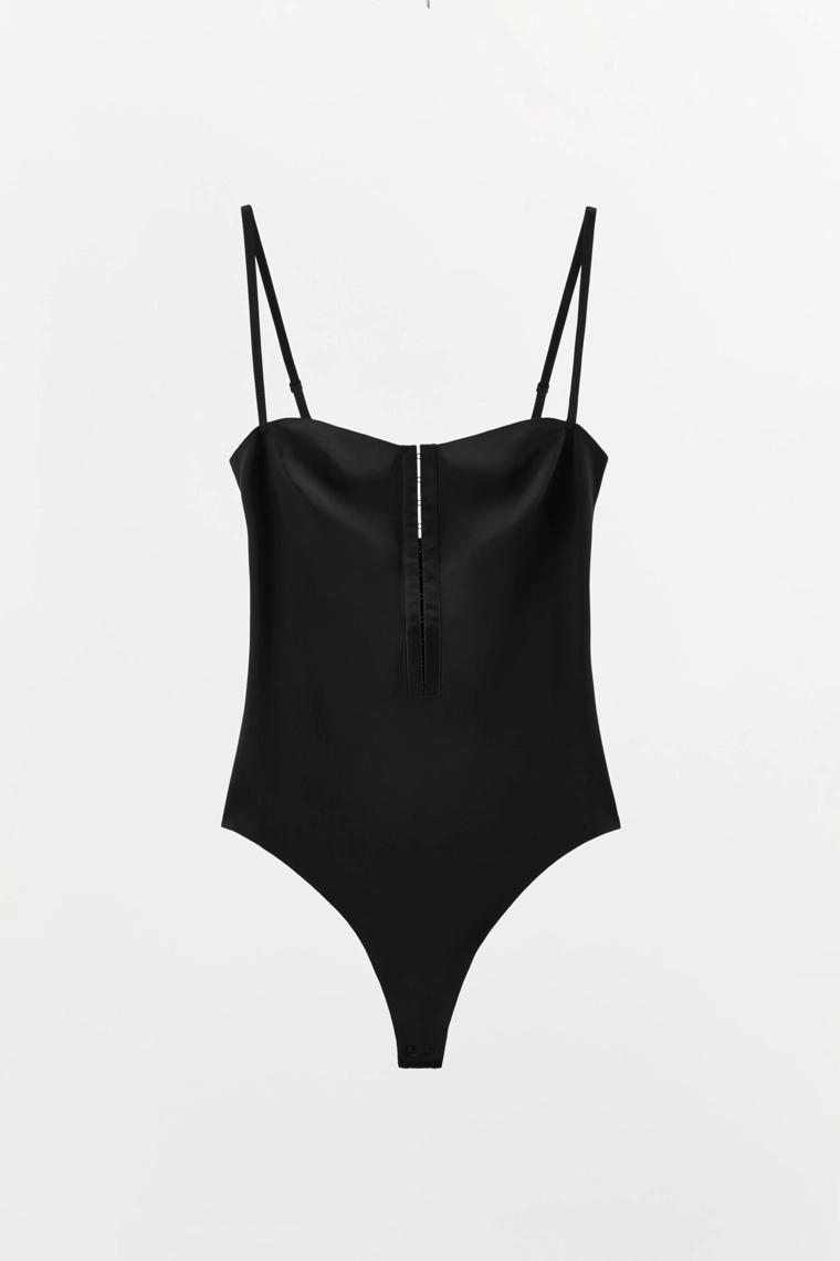 БОДИ ИЗ ПОЛИАМИДА С КРЮЧКАМИ