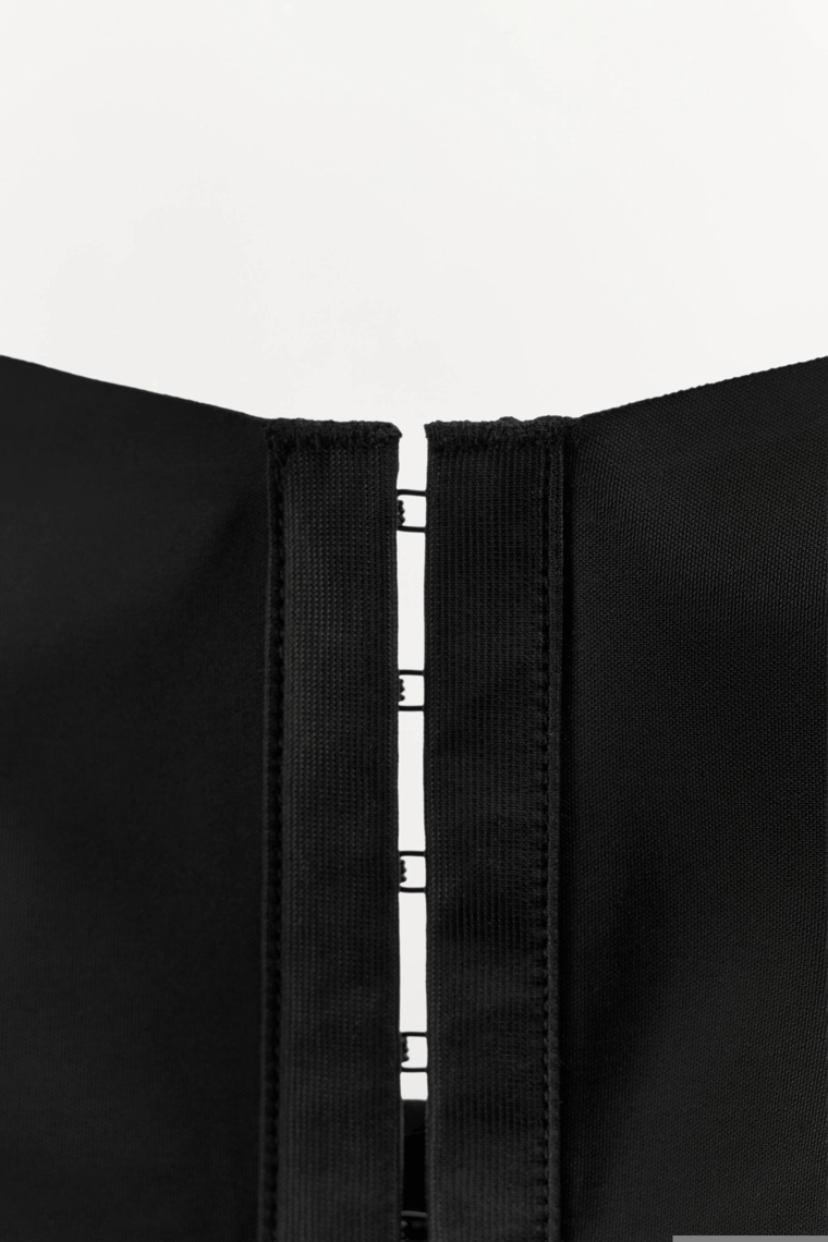 БОДИ ИЗ ПОЛИАМИДА С КРЮЧКАМИ