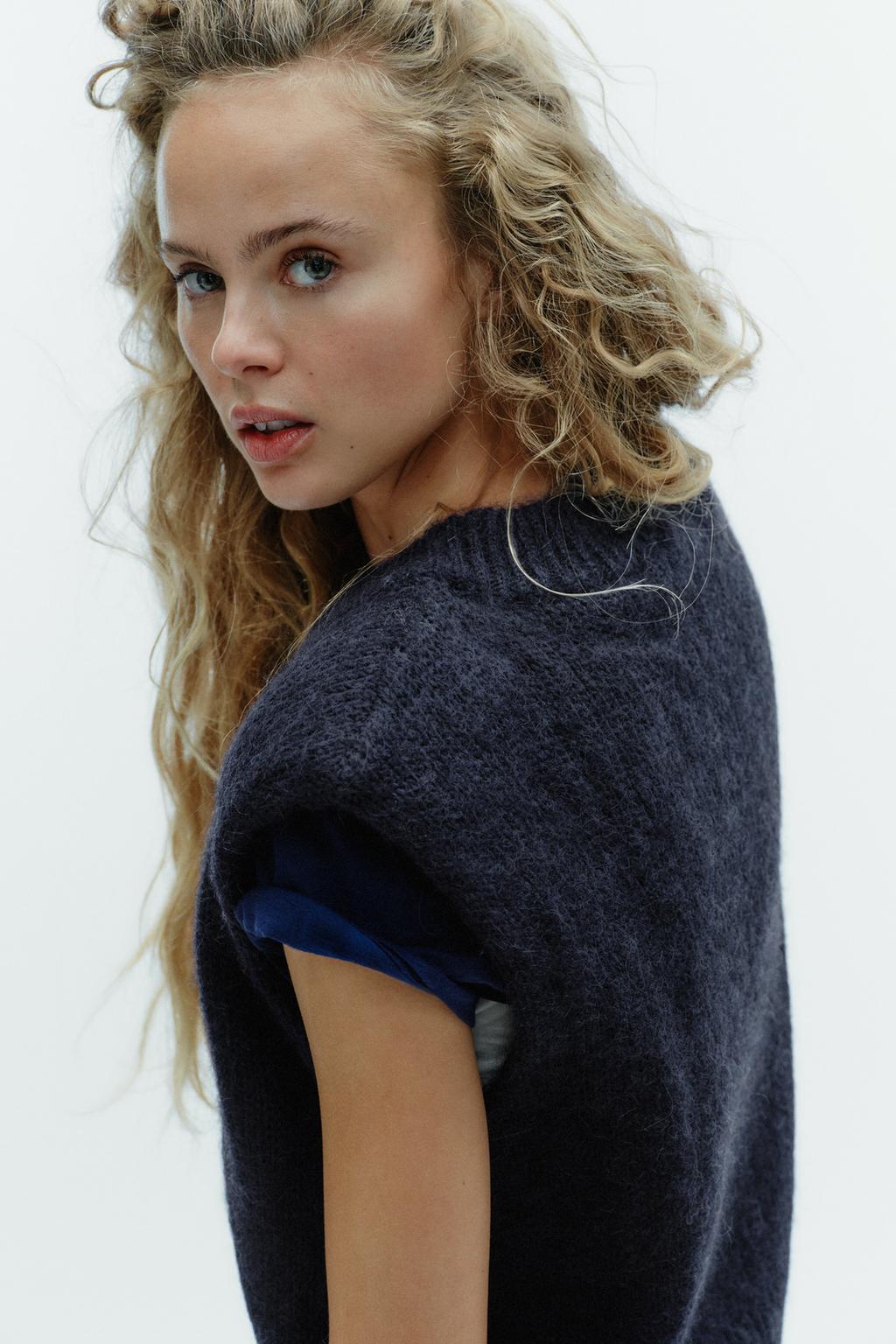 ЖИЛЕТ ИЗ ШЕРСТИ И АЛЬПАКИ С ПОГОНАМИ