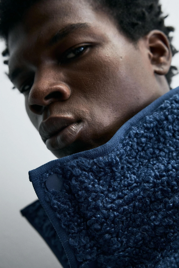 ТОЛСТОВКА ИЗ ПОЛАРФЛИСА С ЭФФЕКТОМ ИСКУССТВЕННОГО МЕХА