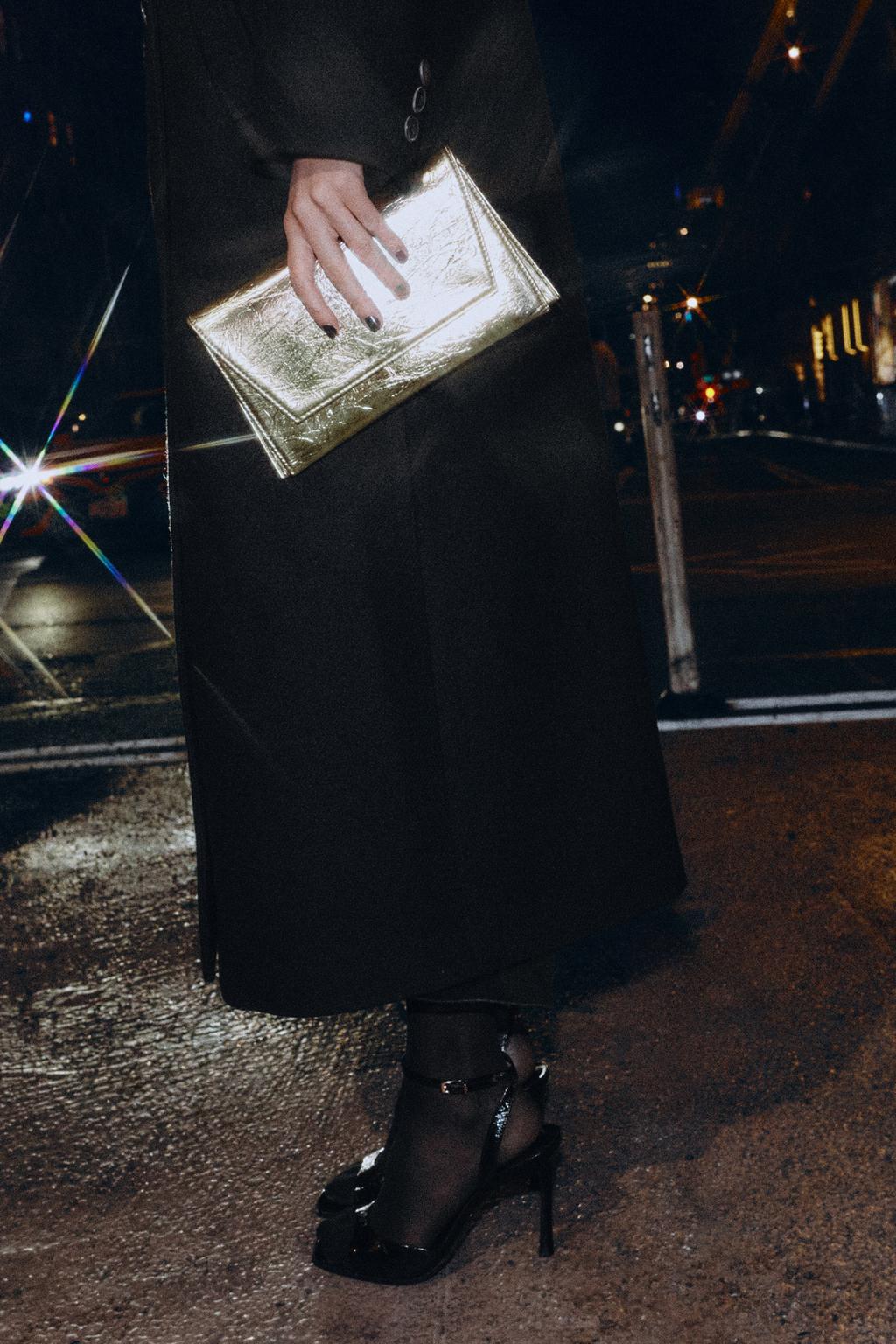 СУМКА С РЕЛЬЕФНЫМ УЗОРОМ И КЛАПАНОМ