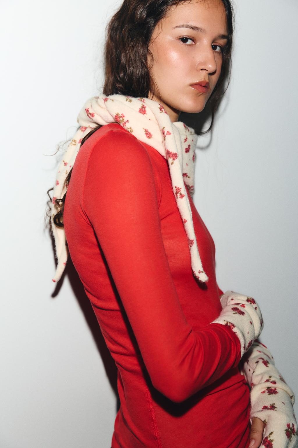 ТРИКОТАЖНАЯ БАНДАНА С ЦВЕТОЧНЫМ ПРИНТОМ