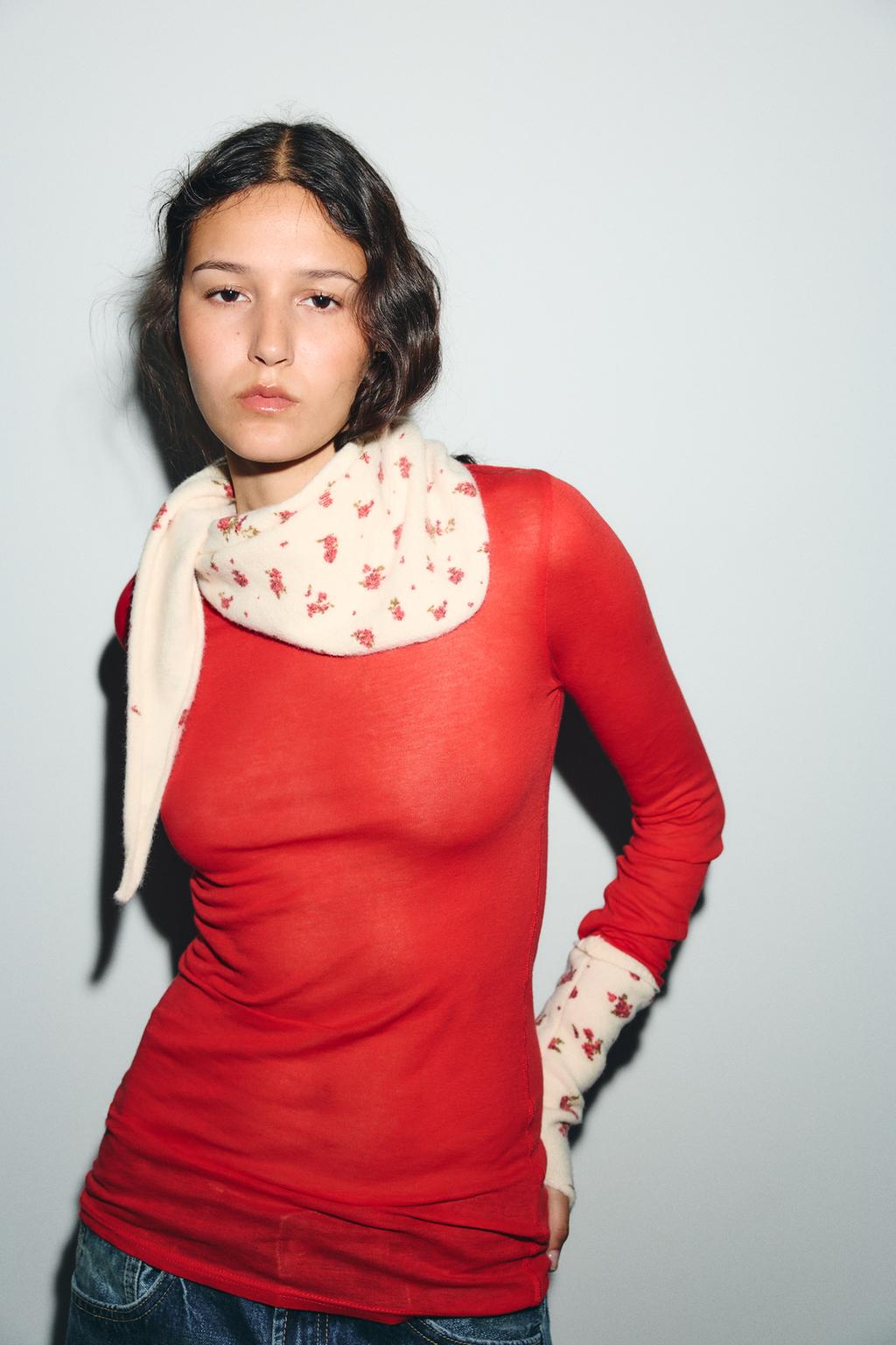 ТРИКОТАЖНАЯ БАНДАНА С ЦВЕТОЧНЫМ ПРИНТОМ