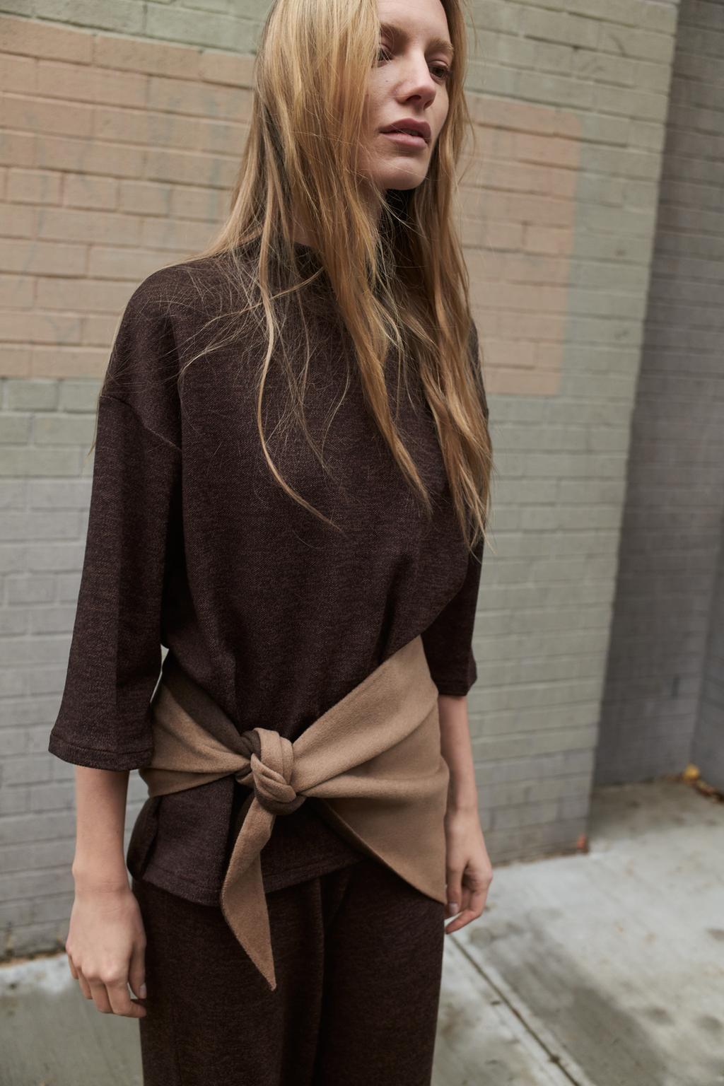 ФУТБОЛКА ПОЛО С ВОРОТНИКОМ-СТОЙКОЙ