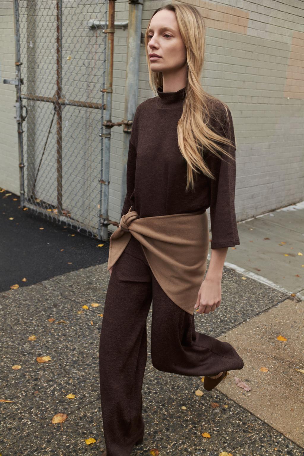 ФУТБОЛКА ПОЛО С ВОРОТНИКОМ-СТОЙКОЙ