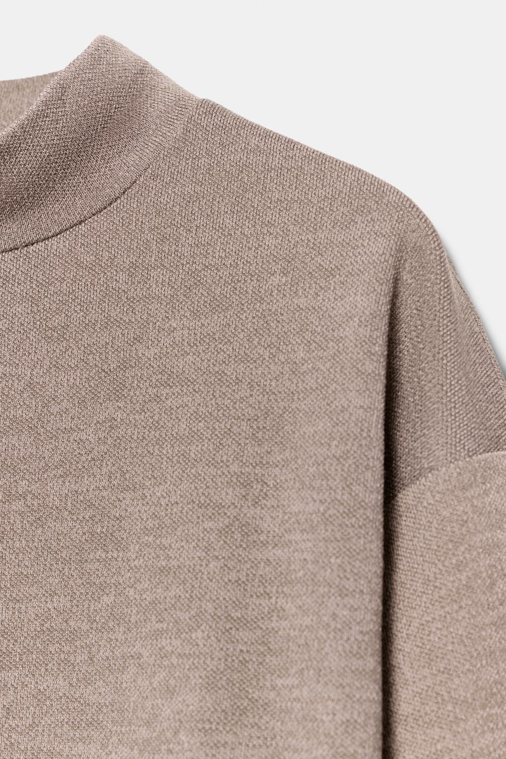 ФУТБОЛКА ПОЛО С ВОРОТНИКОМ-СТОЙКОЙ