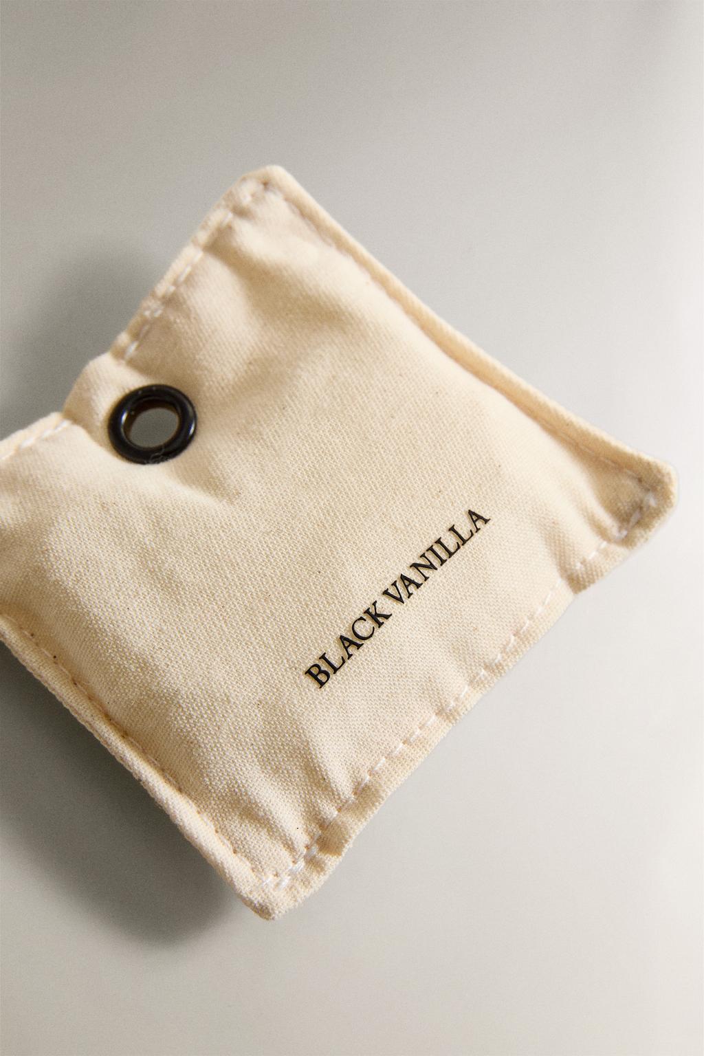 Черный ванильный клип-освежитель для воздуха в автомобиле