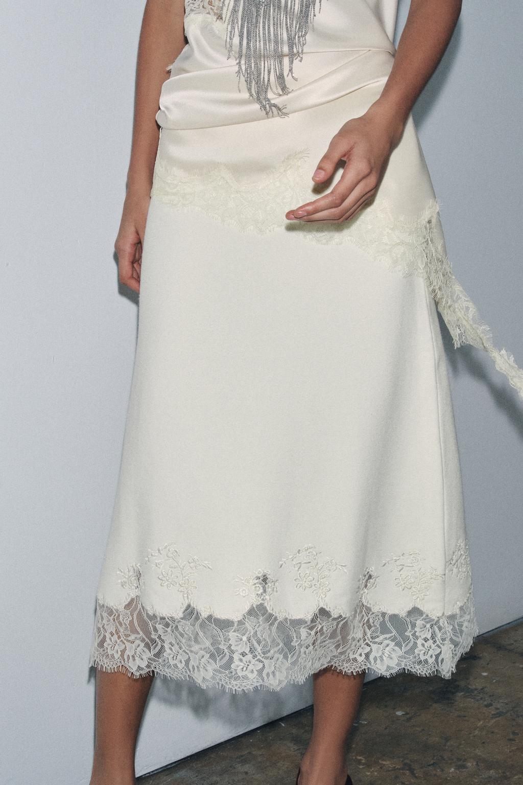 ТРИКОТАЖНАЯ ЮБКА МИДИ С БУСИНАМИ И КРУЖЕВОМ