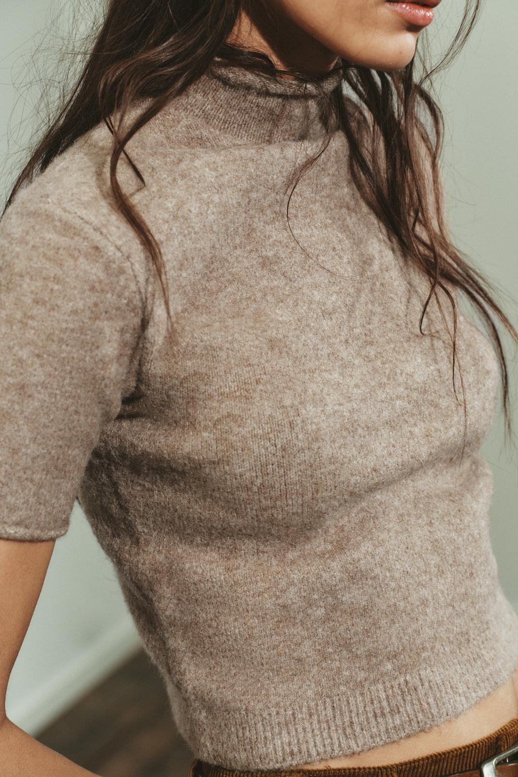 СВИТЕР ИЗ МЯГКОГО ТРИКОТАЖА С КОРОТКИМИ РУКАВАМИ