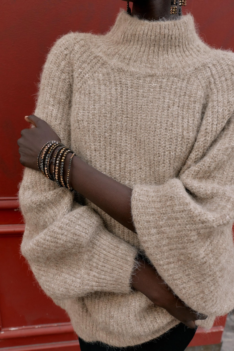 НАБОР ЭЛАСТИЧНЫХ БРАСЛЕТОВ С ЮВЕЛИРНЫМИ УКРАШЕНИЯМИ