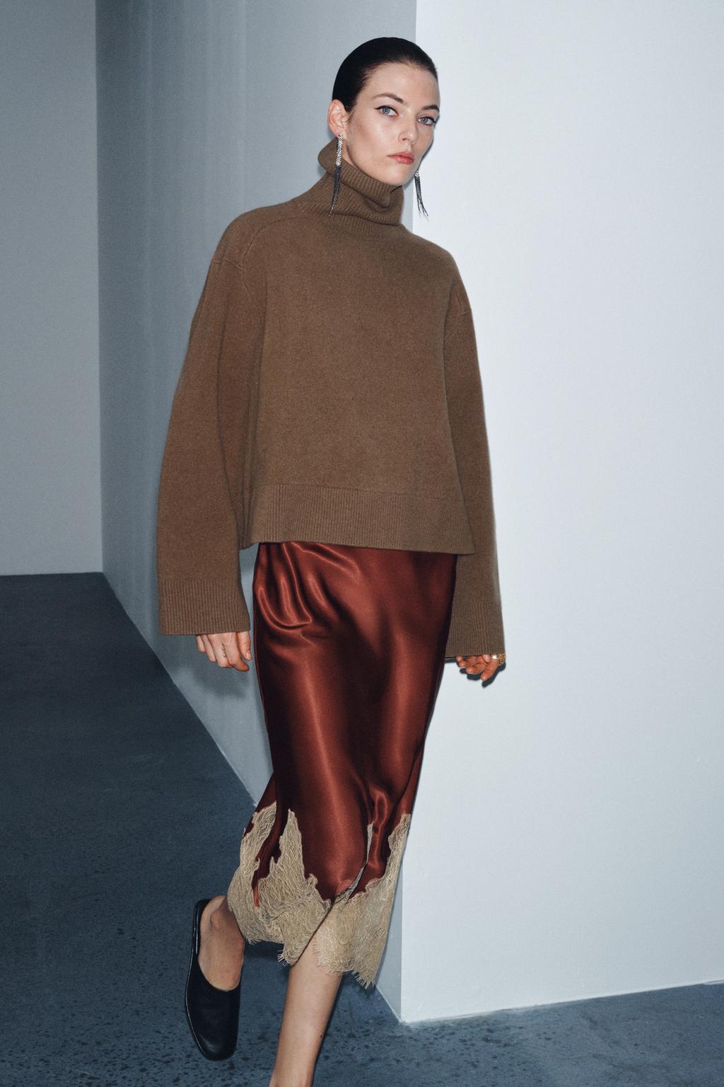 АТЛАСНАЯ ЮБКА С КОНТРАСТНЫМ КРУЖЕВОМ ZW COLLECTION