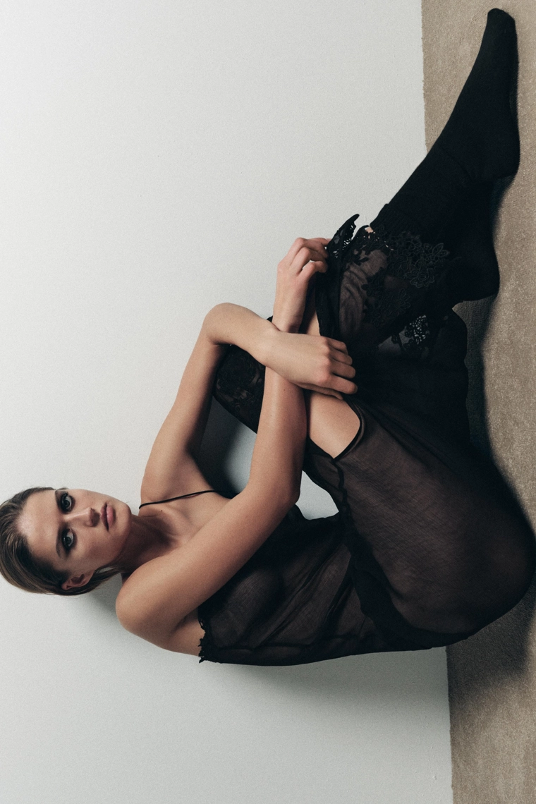 ВЫСОКИЕ НОСКИ ИЗ ШЕРСТИ