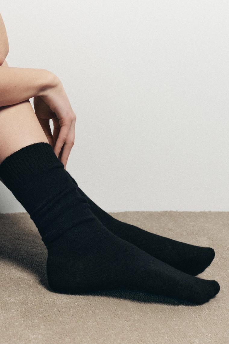 ВЫСОКИЕ НОСКИ ИЗ ШЕРСТИ