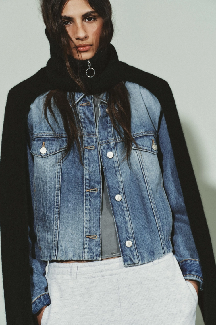 ТРИКОТАЖНЫЙ ШАРФ С ВОРОТНИКОМ-СТОЙКОЙ