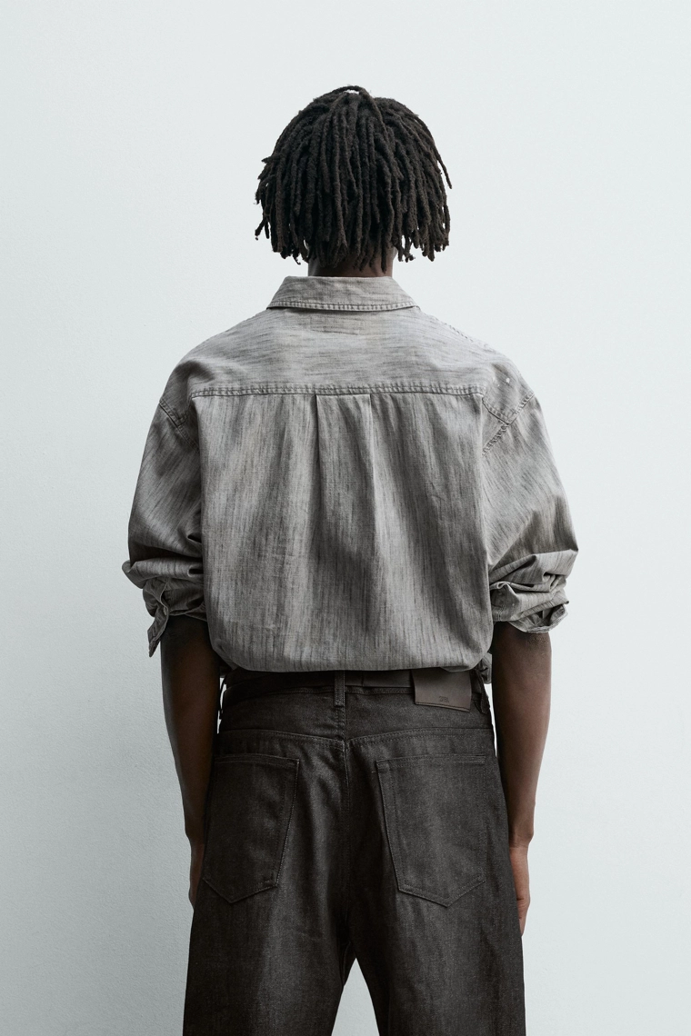 ДЖИНСОВАЯ РУБАШКА С ЭФФЕКТОМ ПОТЕРТОСТИ И БРЫЗГАМИ