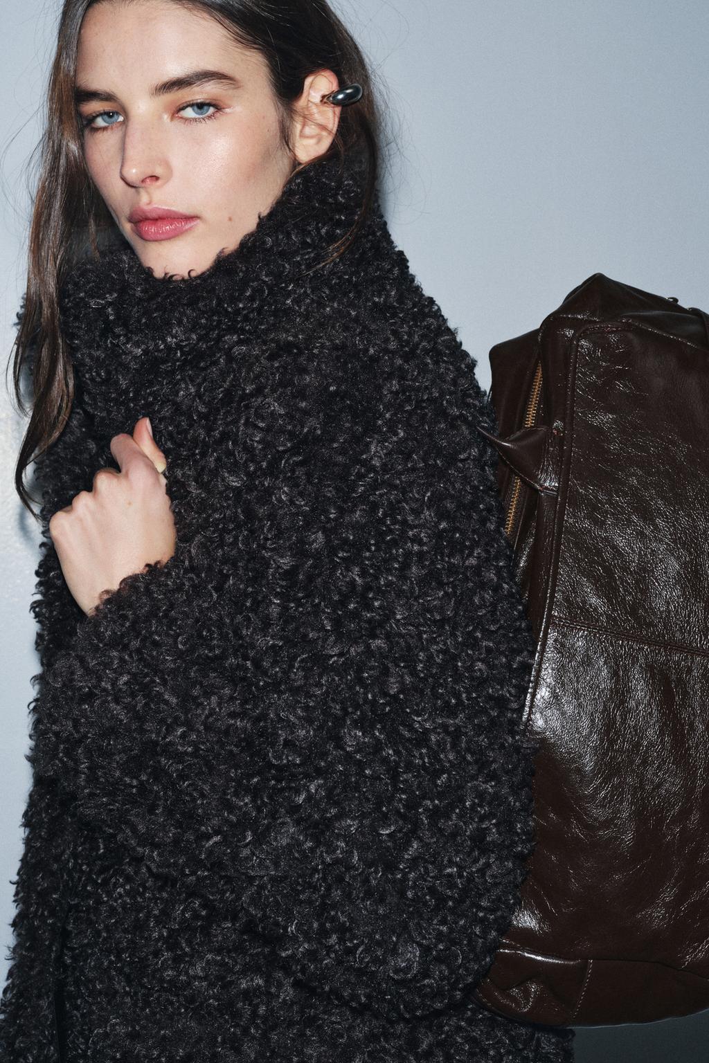 МАКСИ-СУМКА-БОУЛИНГ ИЗ КОЖИ