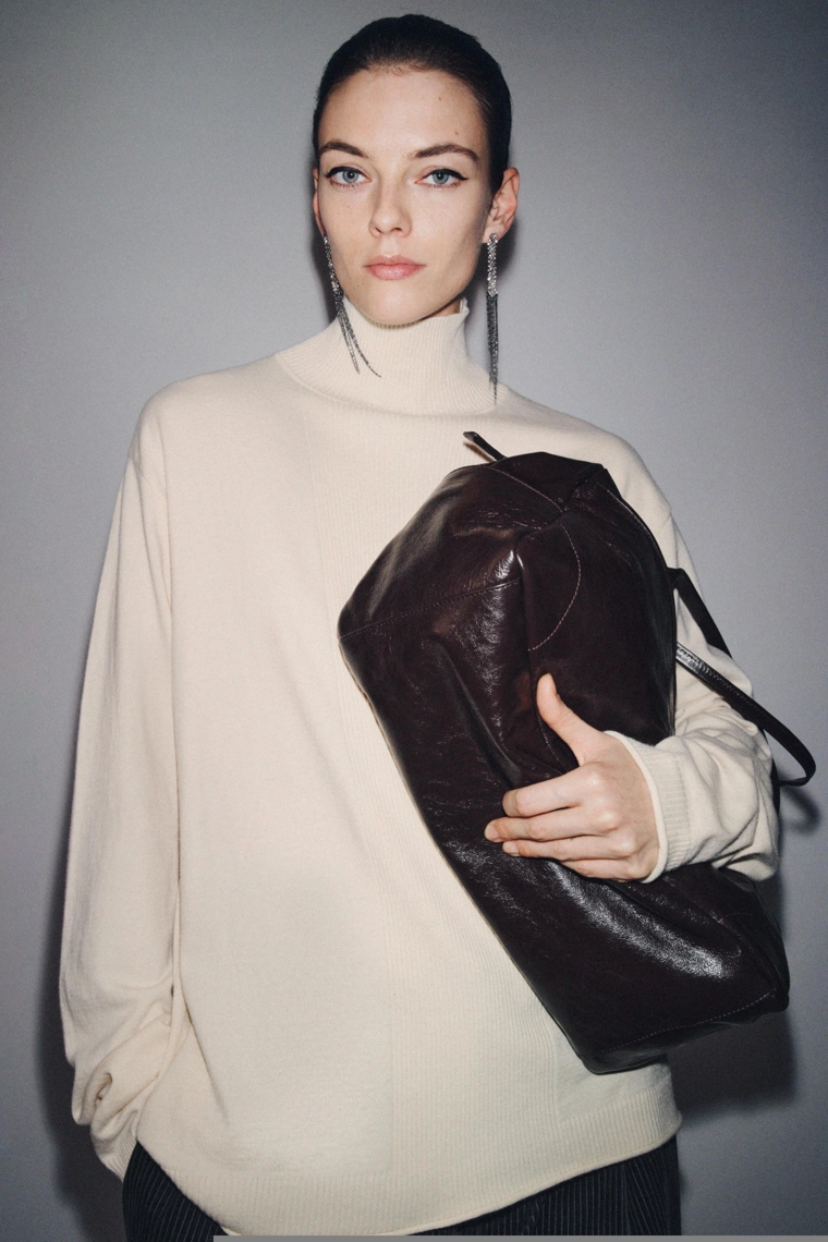 ДЖЕМПЕР ОВЕРСАЙЗ ИЗ ТРИКОТАЖА