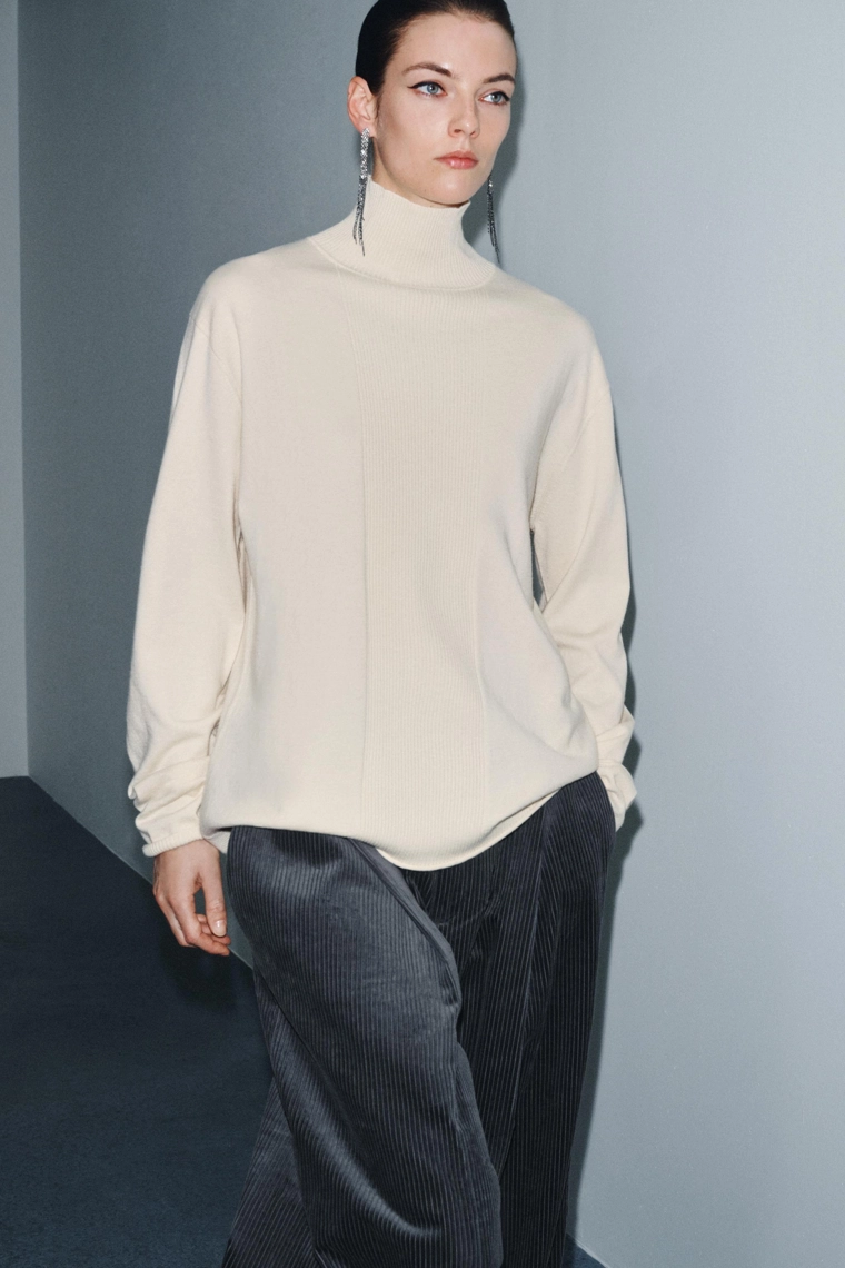 ДЖЕМПЕР ОВЕРСАЙЗ ИЗ ТРИКОТАЖА