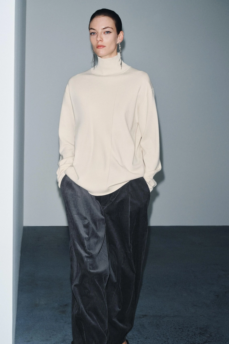 ДЖЕМПЕР ОВЕРСАЙЗ ИЗ ТРИКОТАЖА