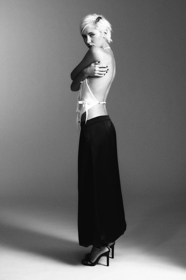 ТОП С ГОРЛОВИНОЙ ХАЛТЕР И БАНТАМИ