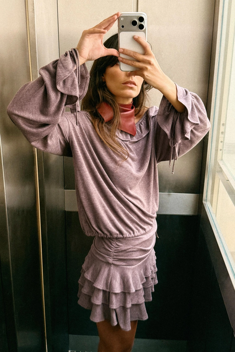 МАЙКА С ВОЛАНАМИ ИЗ МЯГКОЙ ТКАНИ