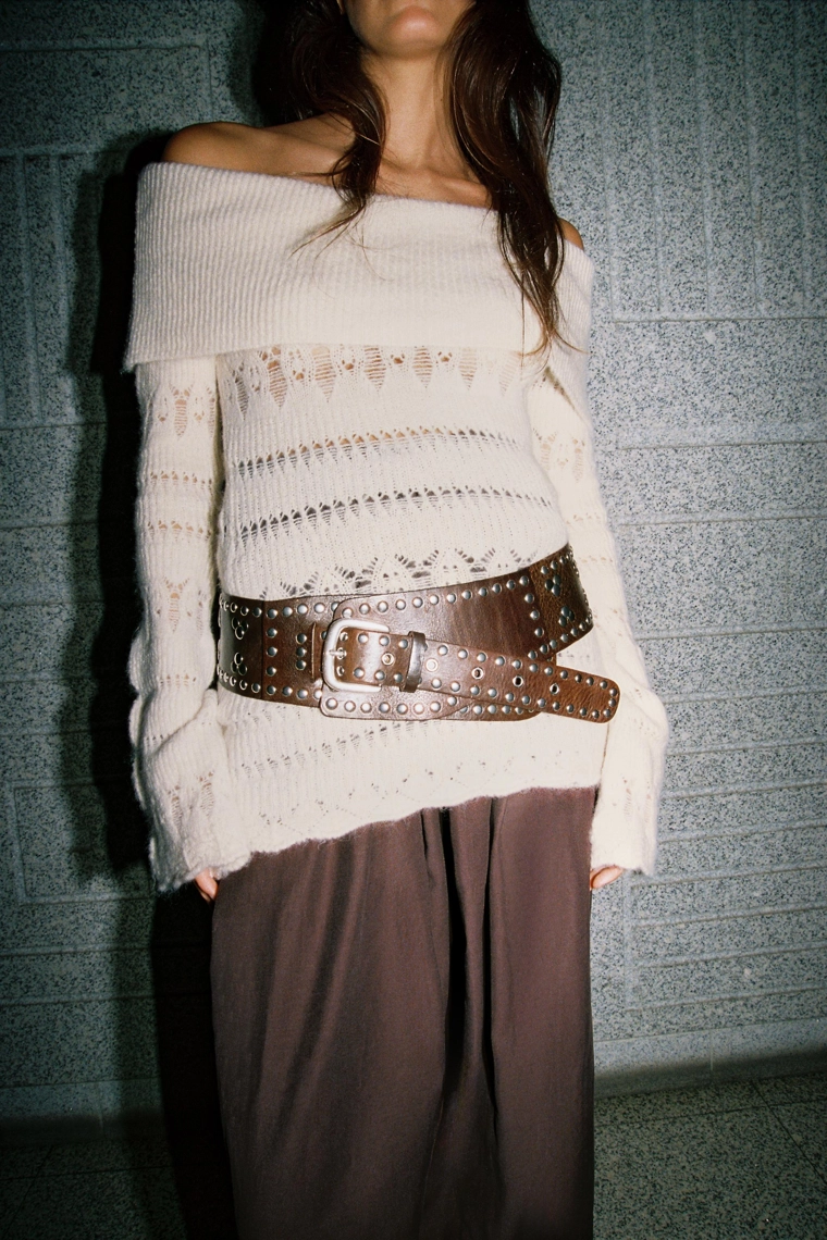 ДЖЕМПЕР С ОТКРЫТЫМИ ПЛЕЧАМИ И АЖУРНОЙ ВЯЗКОЙ