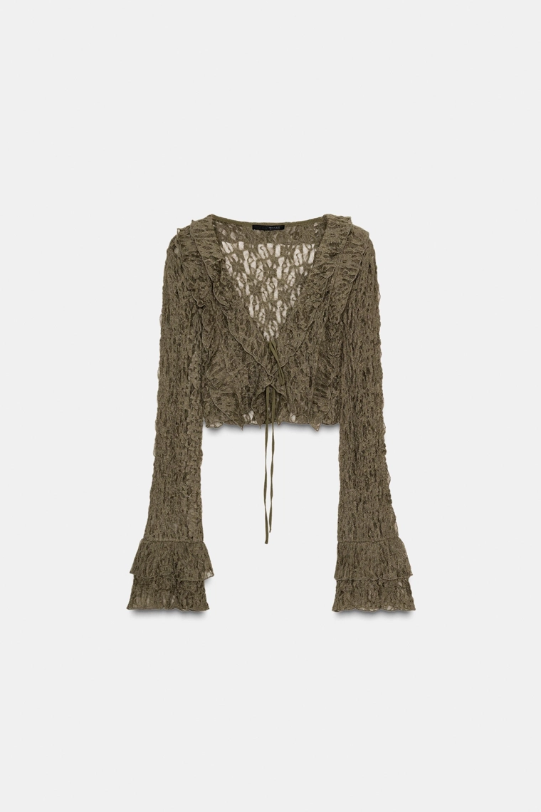 УКОРОЧЕННЫЙ КАРДИГАН С КРУЖЕВОМ И ВОЛАНАМИ