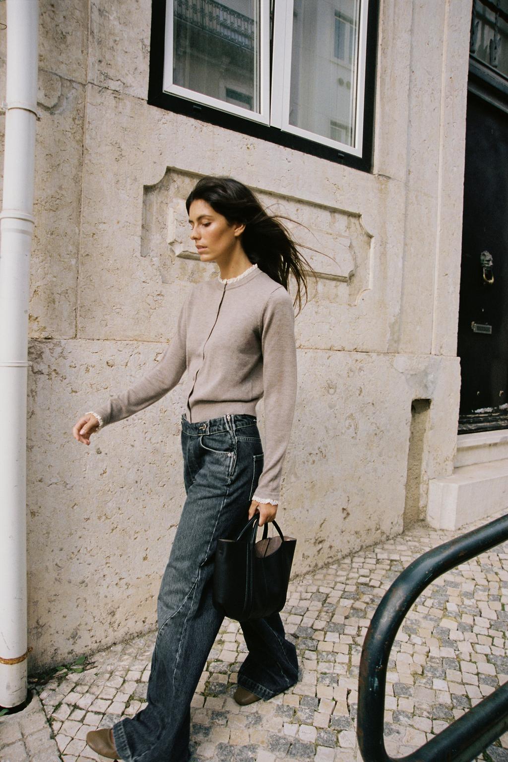 МИНИ-СУМКА С ДЕКОРАТИВНОЙ СТРОЧКОЙ