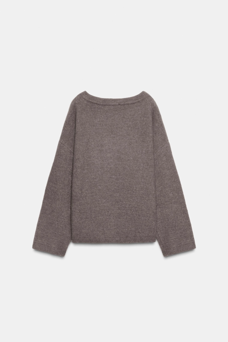 ДЖЕМПЕР ВЯЗАНЫЙ С БРОШЬЮ