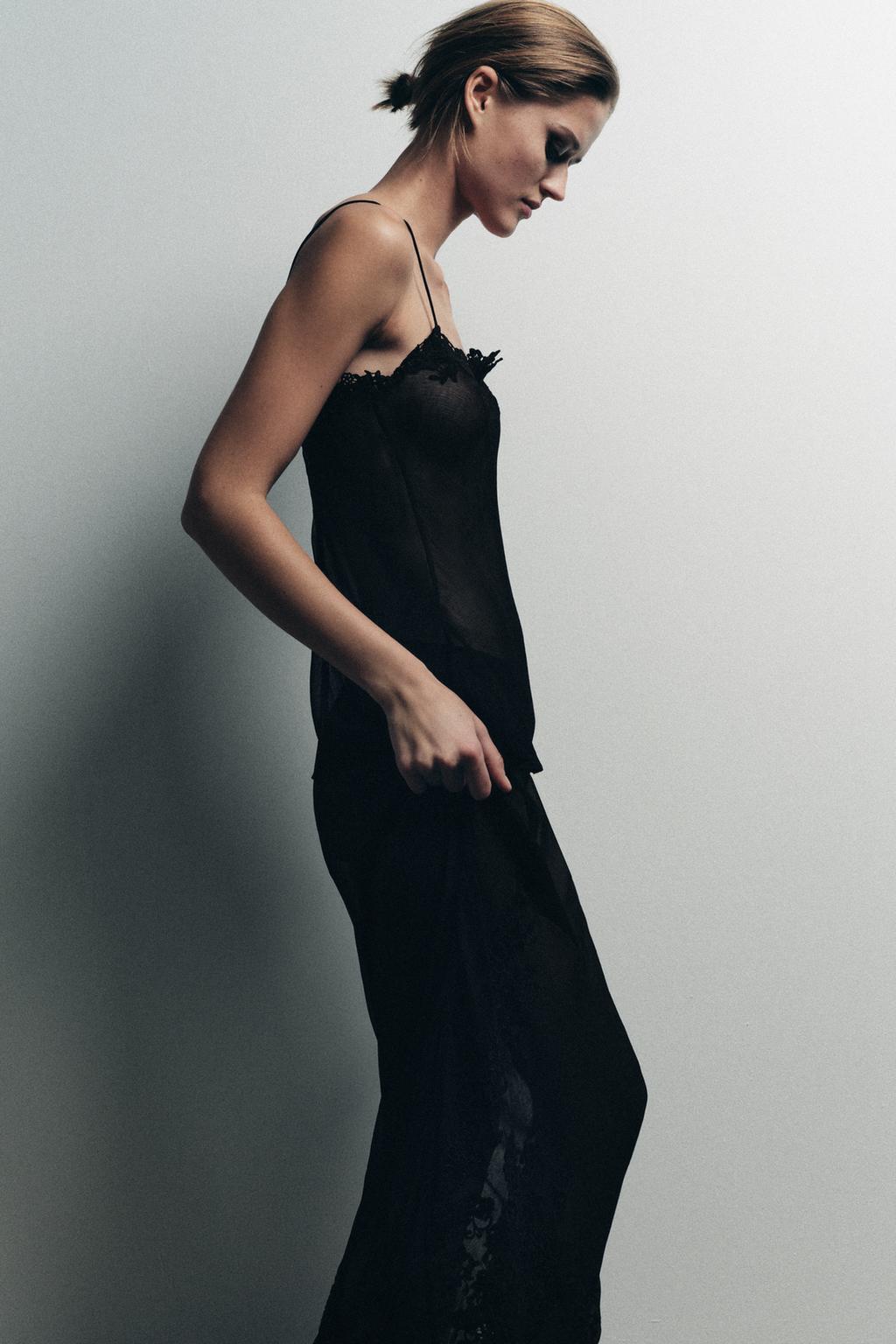 ТОП ИЗ КРЕПА С ВЫШИВКОЙ