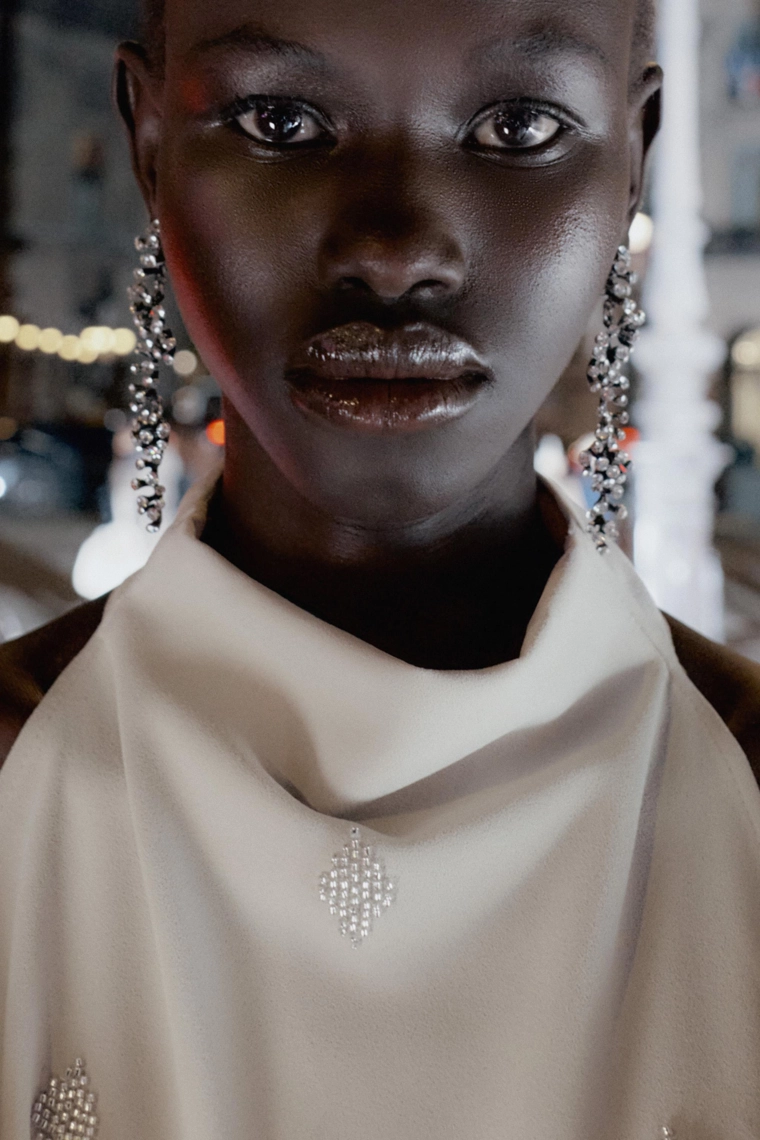 ТОП С ГОРЛОВИНОЙ ХАЛТЕР И БУСИНАМИ